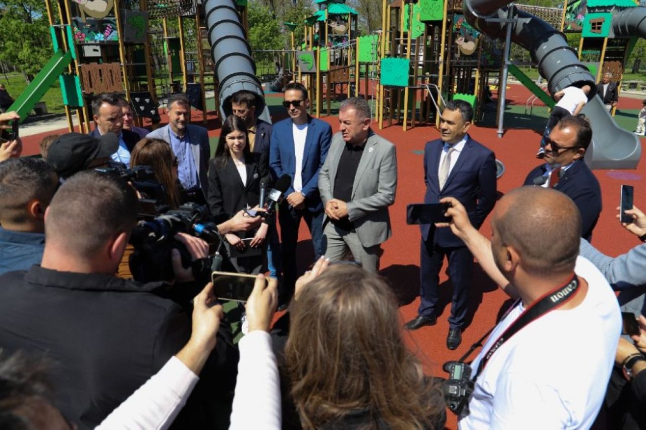 Trei meciuri pe final de sezon, probleme pe linie: isteria lui Petrescu, dezintegrarea Argeșului, burnout-ul lui Rednic_1