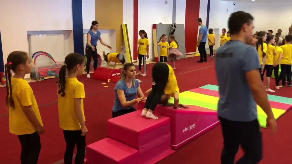 Academia Marian Drăgulescu. Cum arată o ședință de pregătire la baza sportivă a fostului mare gimnast al României_37