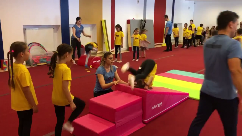 Academia Marian Drăgulescu. Cum arată o ședință de pregătire la baza sportivă a fostului mare gimnast al României_38