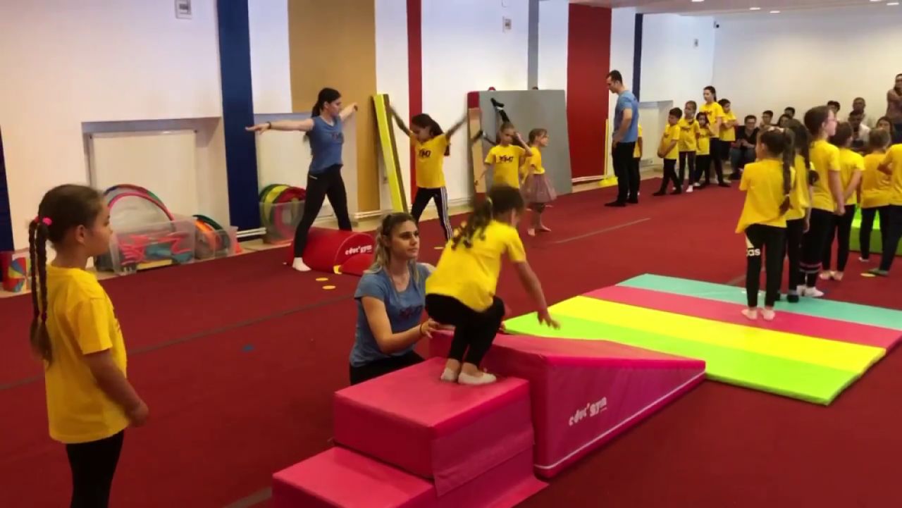 Academia Marian Drăgulescu. Cum arată o ședință de pregătire la baza sportivă a fostului mare gimnast al României_43