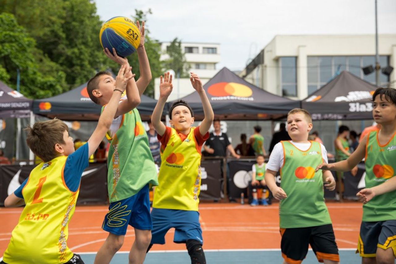 Spectatori din Liga Campionilor la Sport Arena Streetball: Alexia Căruțașu a dat startul finalei în turneul de baschet 3x3_1