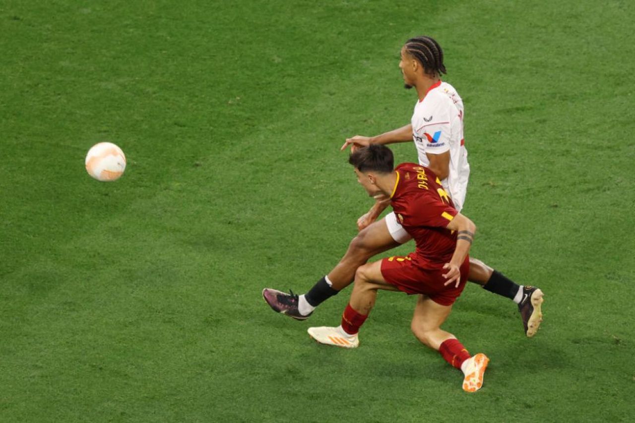 'La Joya' Dybala, 'bijuterie' de gol în finala Europa League! Cum a deschis scorul campionul mondial _2