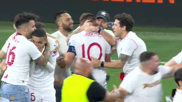Imaginile bucuriei, după finala Europa League! Sevilla a câștigat grație maestrului Bono, iar fanii au intrat pe teren_52