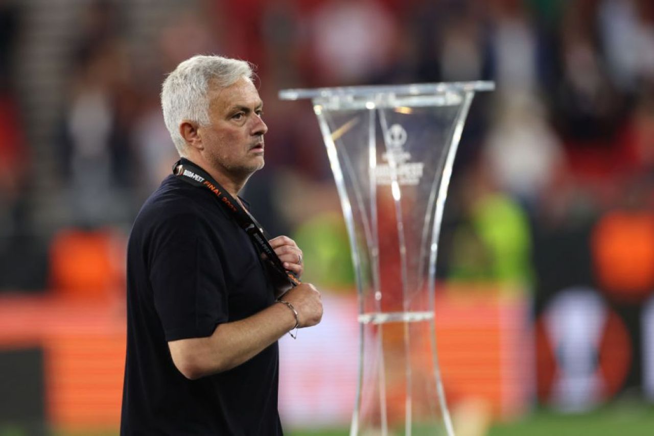 Locul doi nu e pentru el! Jose Mourinho a aruncat medalia imediat după ce a primit-o! Ce a spus după prima finală pierdută _2
