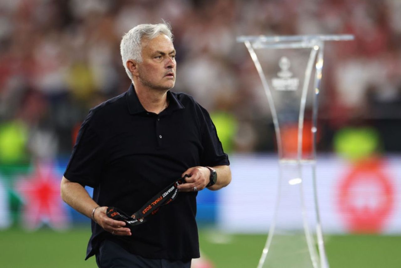 Locul doi nu e pentru el! Jose Mourinho a aruncat medalia imediat după ce a primit-o! Ce a spus după prima finală pierdută _3