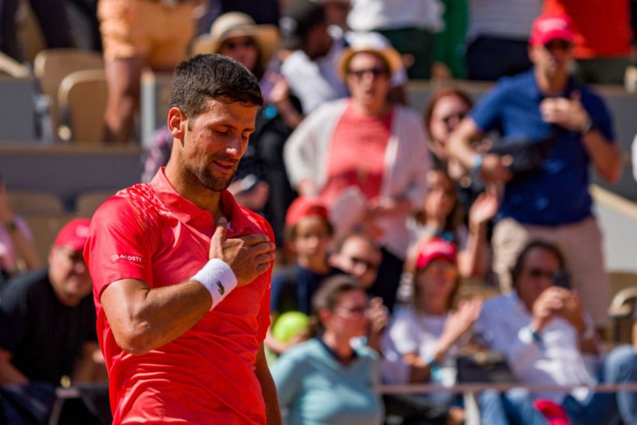 Se joacă și fără fileu la Roland Garros! Punct uluitor între Djokovic și Davidovich Fokina_16