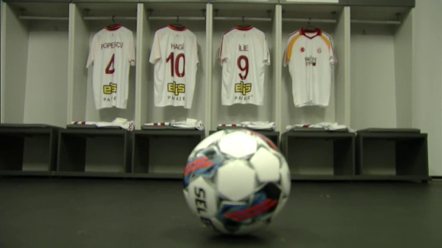 Nebunie la Cluj, înainte de România - Galatasaray! „Tricolorii” au „încins” un teqball + Cum arată vestiarele_36