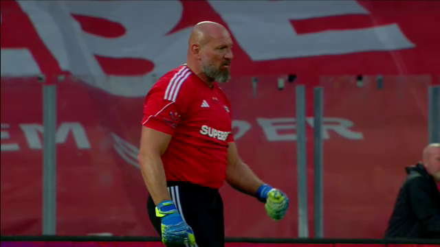 „Tancul” Bogdan Stelea! Formă de vis pentru fostul portar, prezent la România All Stars - Galatasaray Legends_10