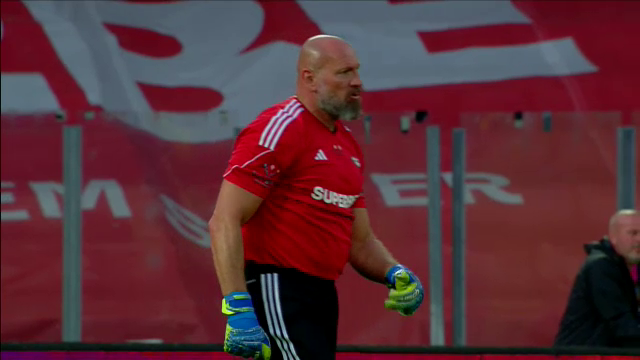„Tancul” Bogdan Stelea! Formă de vis pentru fostul portar, prezent la România All Stars - Galatasaray Legends_11