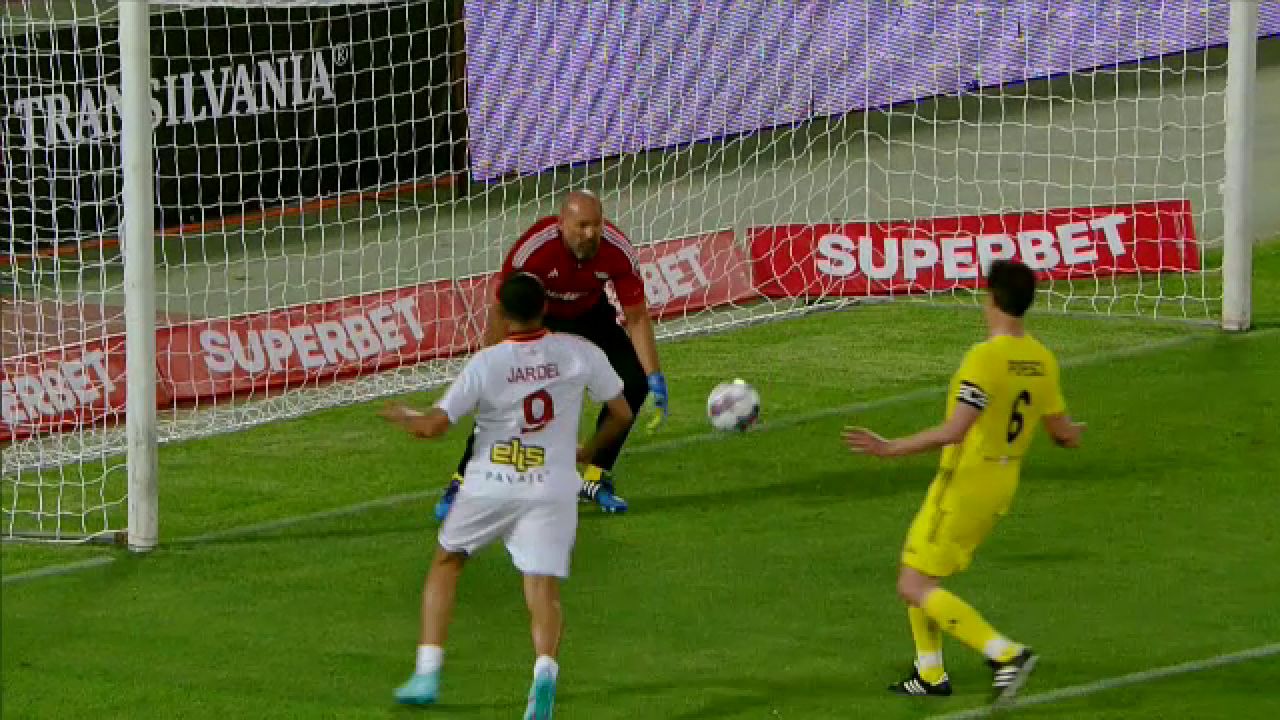 N-ai cum să te superi pe el! Bogdan Stelea, autogol fabulos în România All Stars - Galatasaray Legends_4