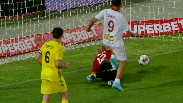 N-ai cum să te superi pe el! Bogdan Stelea, autogol fabulos în România All Stars - Galatasaray Legends_14