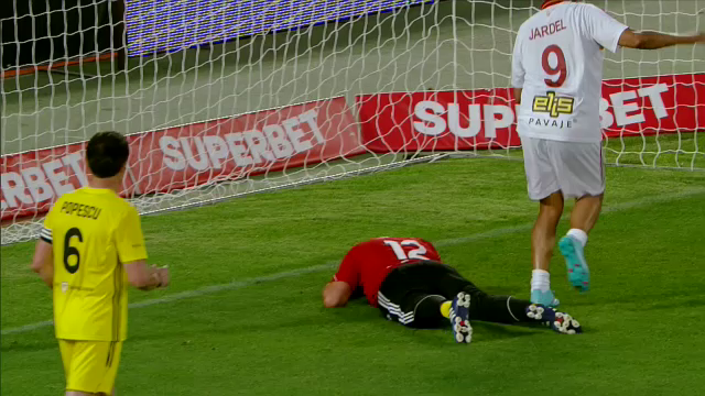 N-ai cum să te superi pe el! Bogdan Stelea, autogol fabulos în România All Stars - Galatasaray Legends_19