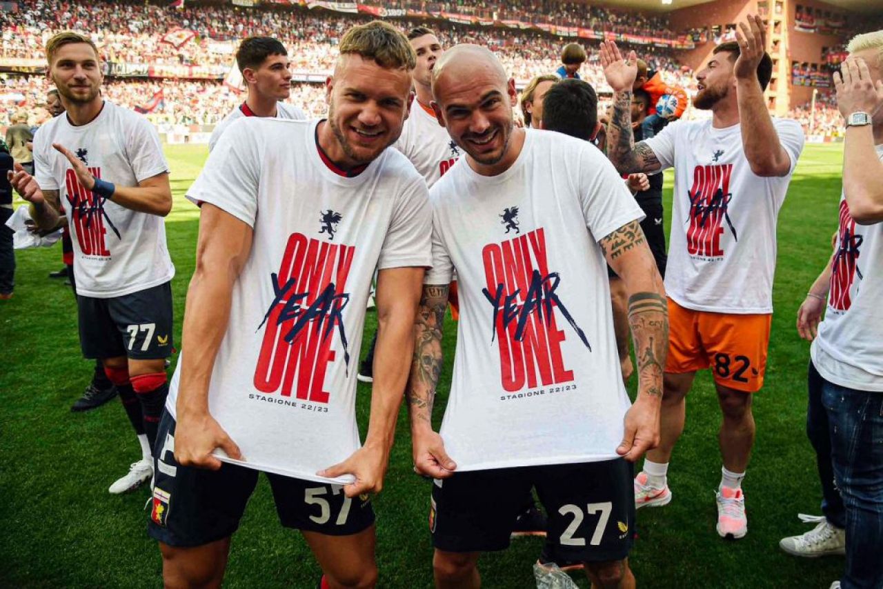 Pușcaș, la reducere! Adevărata sumă plătită de Genoa pentru transferul atacantului român_6