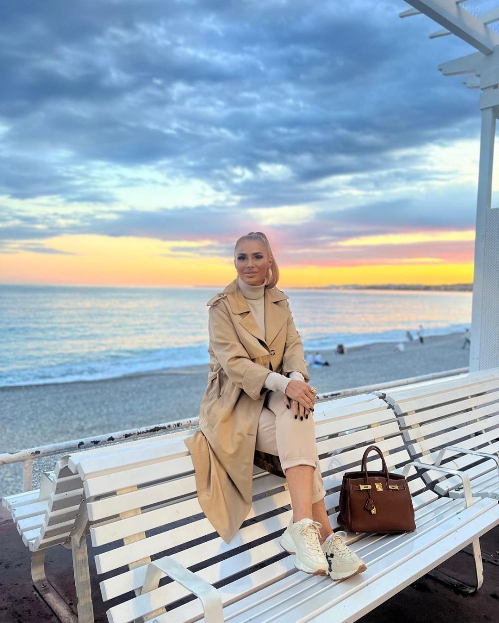 „Te-a lovit vreun bărbat vreodată?” Răspunsul dat de Anamaria Prodan _65