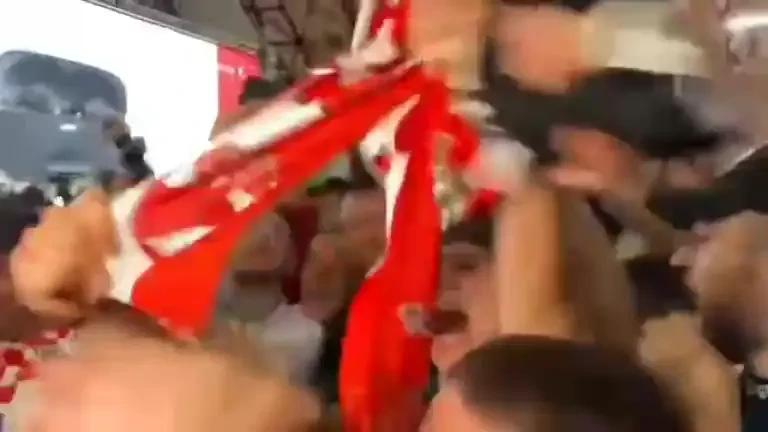 Cum au sărbătorit fanii lui Dinamo promovarea în Superliga