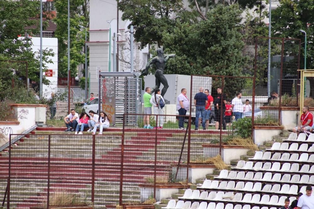 Sărbătoare în Ștefan cel Mare! Ovidiu Burcă și jucătorii, petrecere „acasă” cu mii de fani după ce Dinamo a promovat  _42