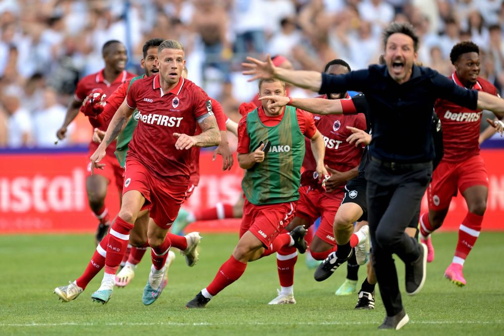 Final nebun &icirc;n campionatul Belgiei, unde trei echipe se băteau la titlu &icirc;nainte de ultima etapă