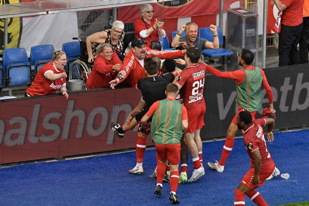 Final nebun în campionatul Belgiei, unde trei echipe se băteau la titlu înainte de ultima etapă_6