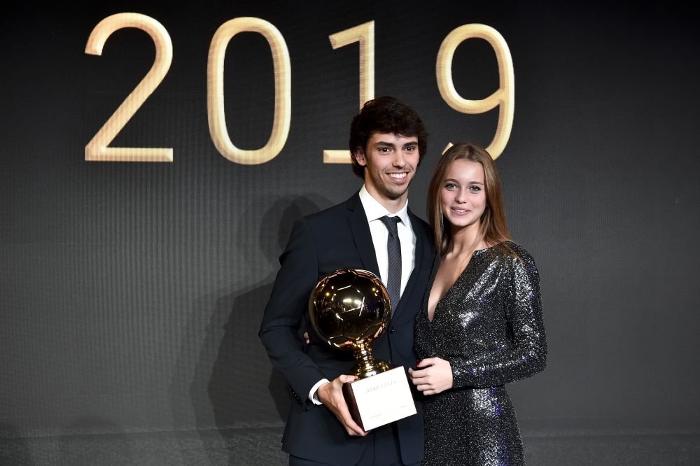 A fost acuzată că l-a înșelat de trei ori într-un an pe fotbalist, acum a rupt tăcerea! Ce a spus după ce a fost filmată cu un pilot din Formula 1 _16