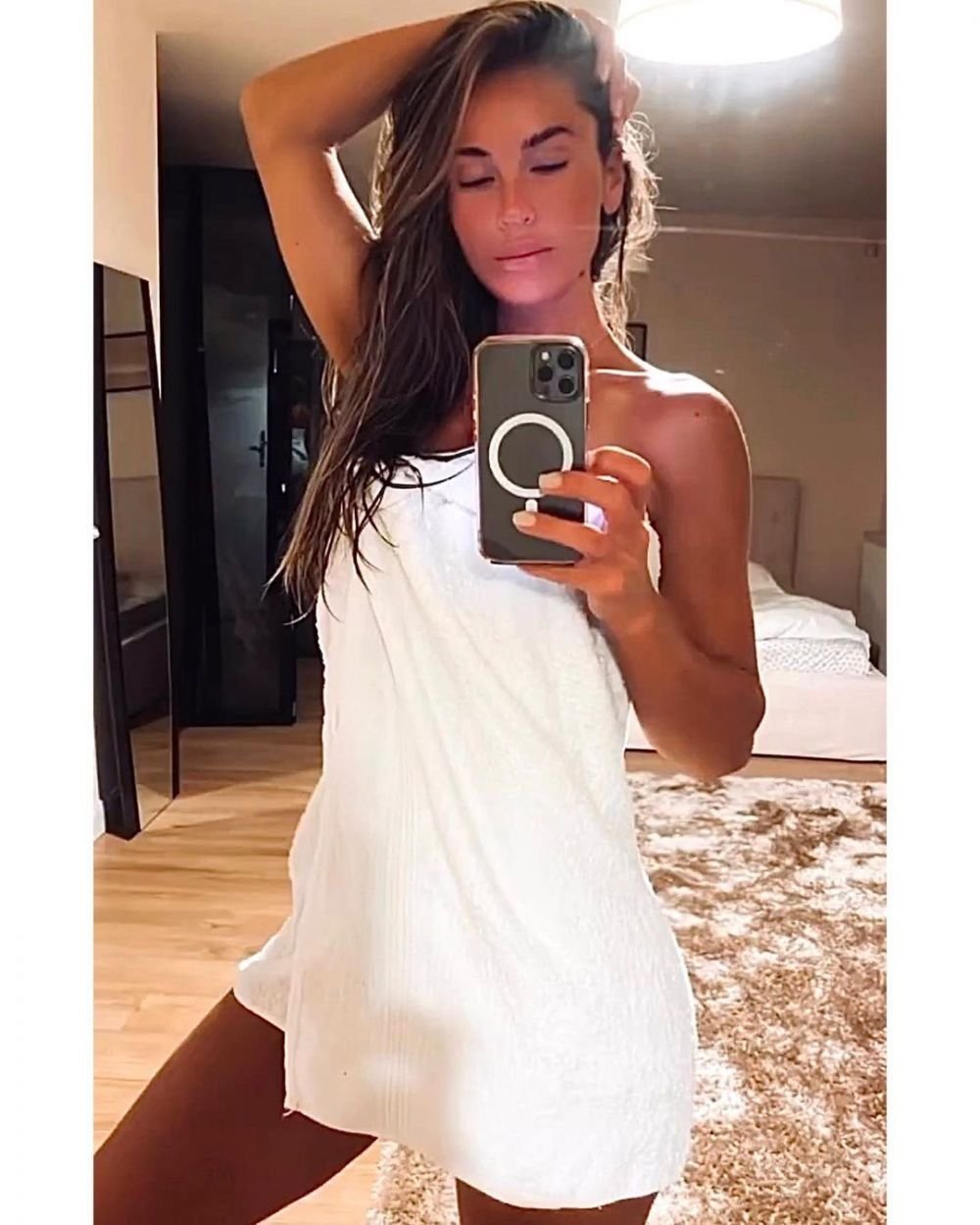Diana Munteanu, fosta soție a lui Claudiu Niculescu, și-a arătat formele sexy și a fost aspru criticată: „Ce vulgară ești! Băiatul tău ce zice?”_24