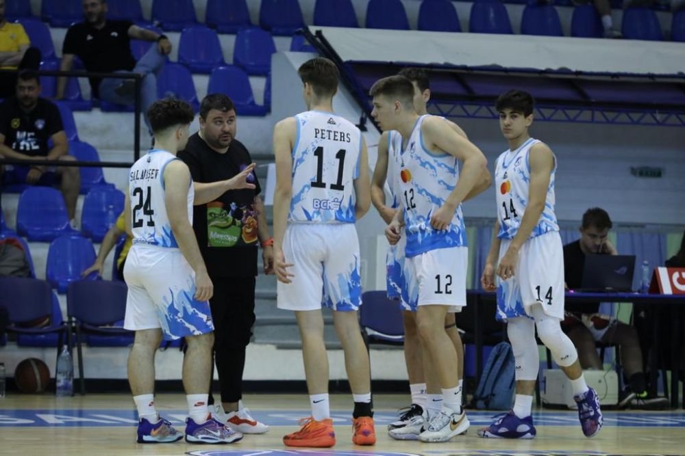 Soluție dinspre FRH pentru juniori: echipă la facultate și campionat puternic de tineret! Interviu cu Adrian Iacobini, directorul CSU ASE_6