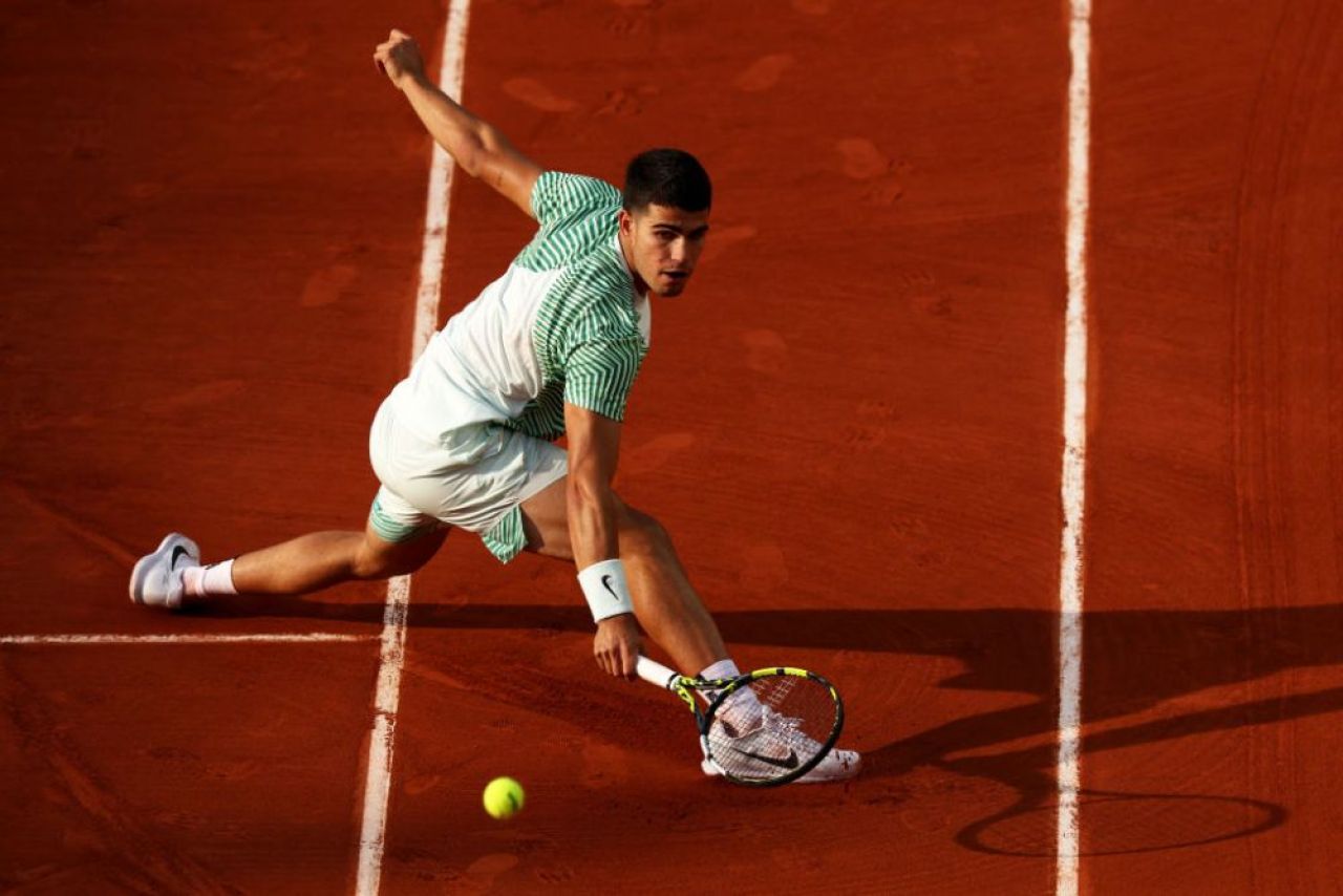 Bestial! Alcaraz n-a avut milă de Tsitsipas și l-a bătut în timp record. „A fost aproape rușinos”_11