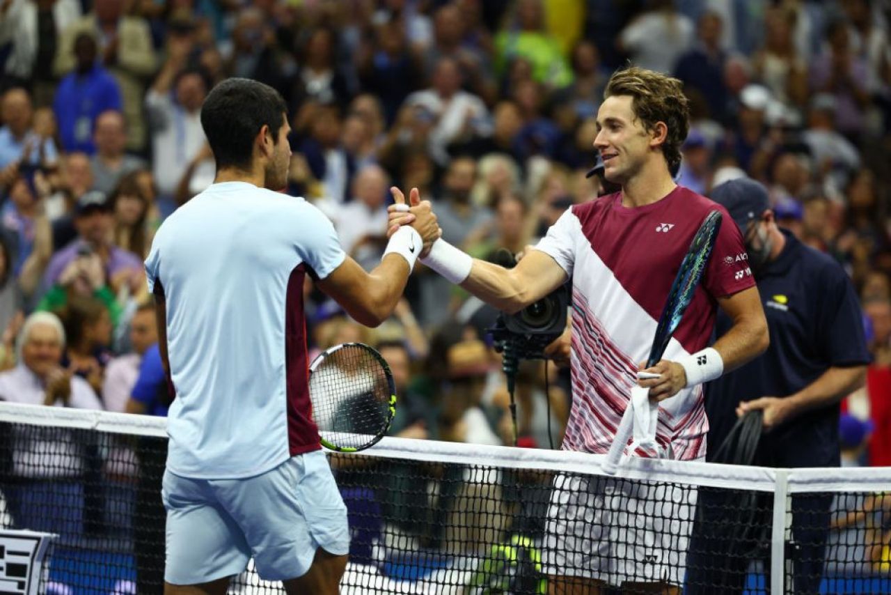 Bestial! Alcaraz n-a avut milă de Tsitsipas și l-a bătut în timp record. „A fost aproape rușinos”_21