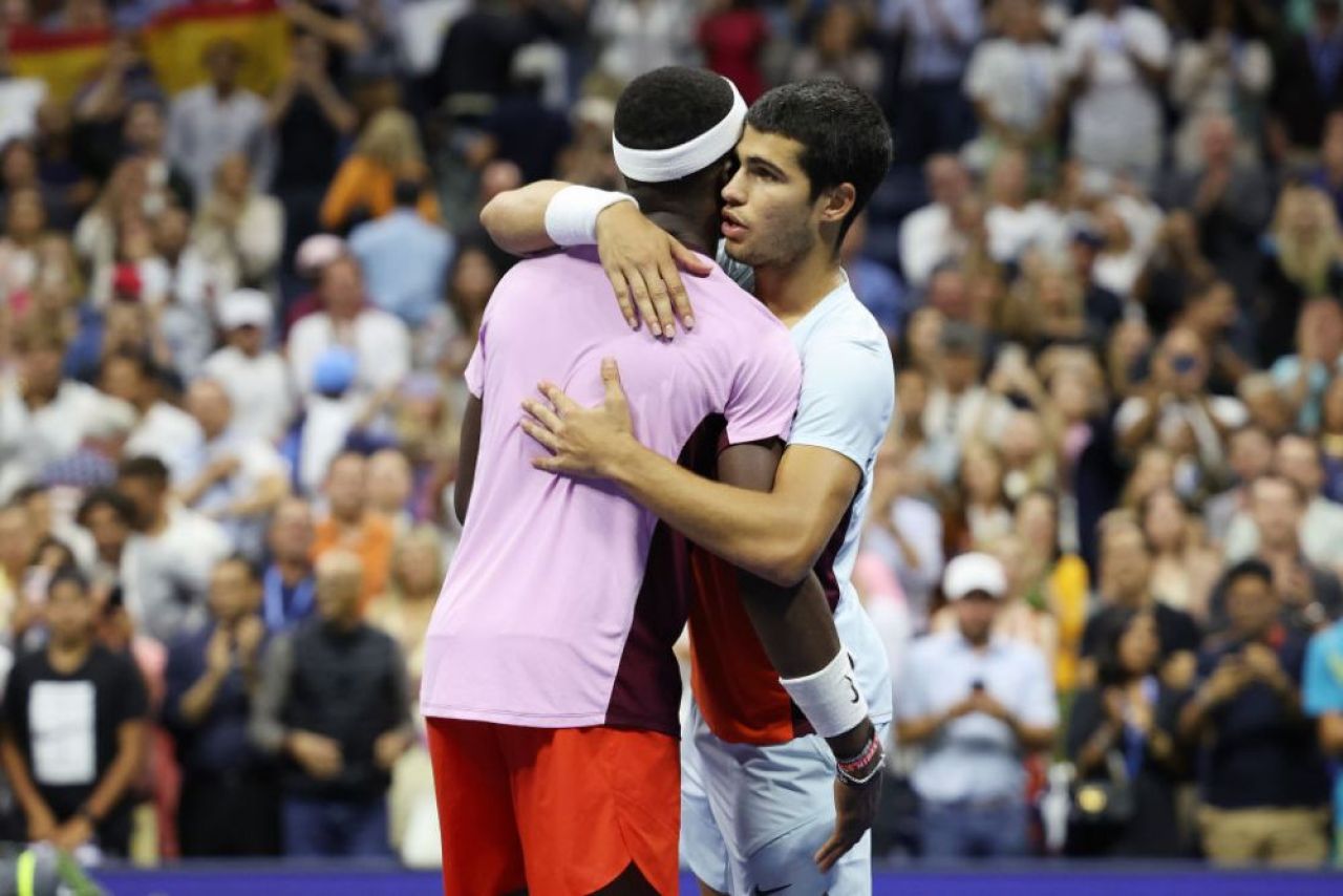 Bestial! Alcaraz n-a avut milă de Tsitsipas și l-a bătut în timp record. „A fost aproape rușinos”_22