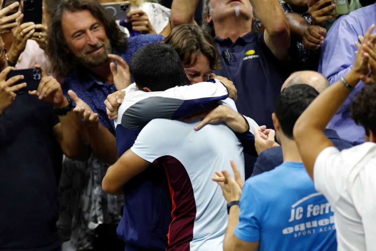 Bestial! Alcaraz n-a avut milă de Tsitsipas și l-a bătut în timp record. „A fost aproape rușinos”_27