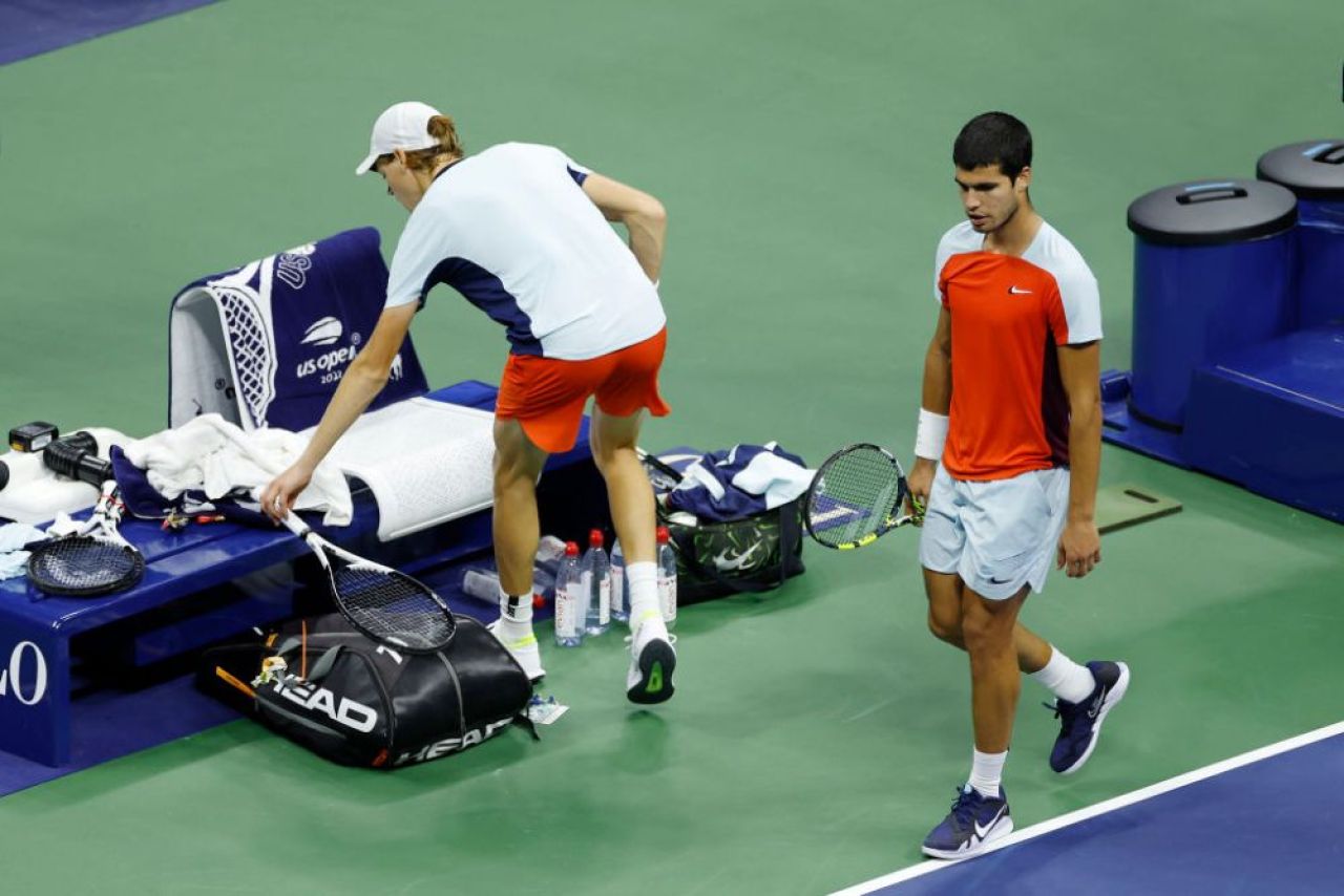 Bestial! Alcaraz n-a avut milă de Tsitsipas și l-a bătut în timp record. „A fost aproape rușinos”_28