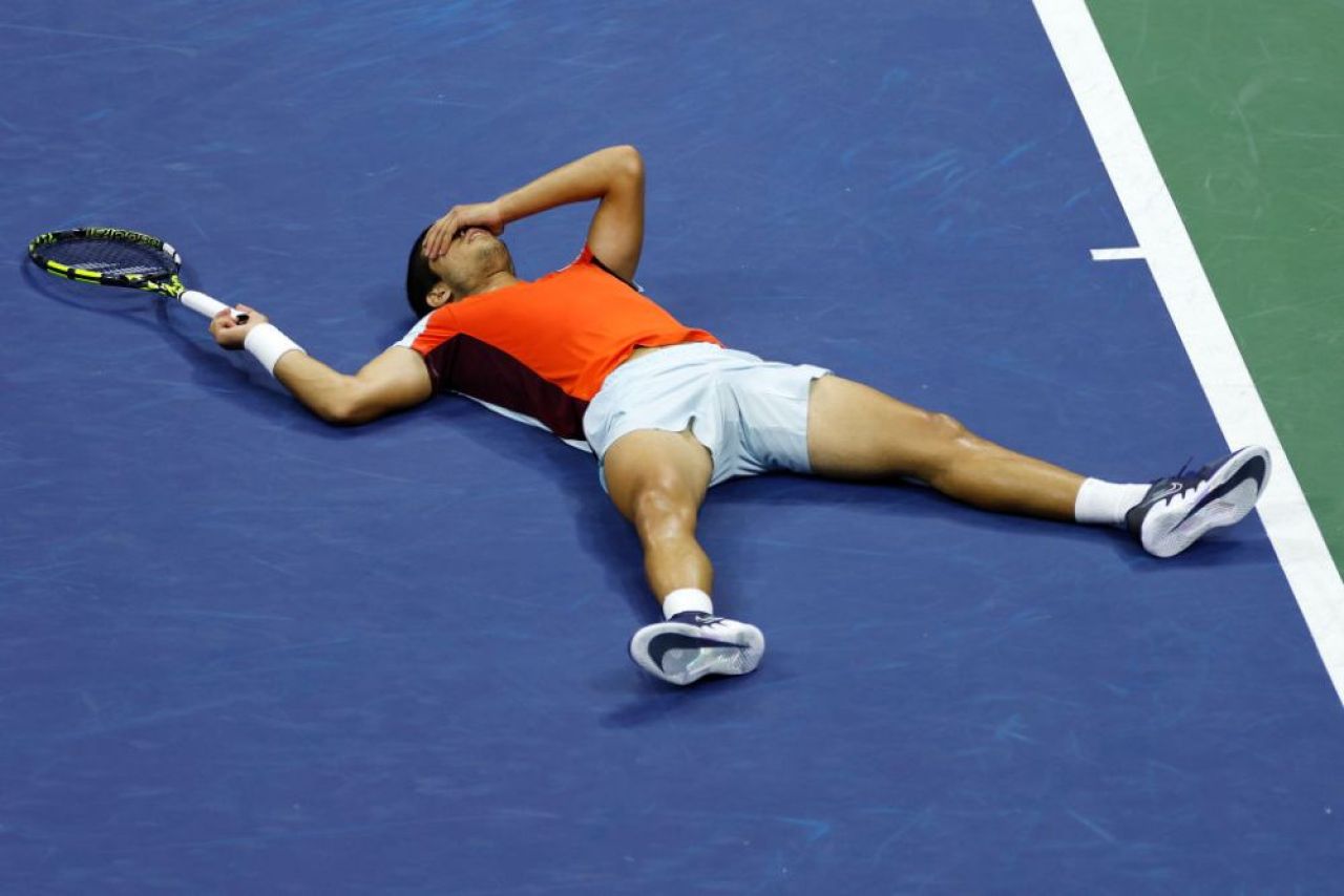 Bestial! Alcaraz n-a avut milă de Tsitsipas și l-a bătut în timp record. „A fost aproape rușinos”_29