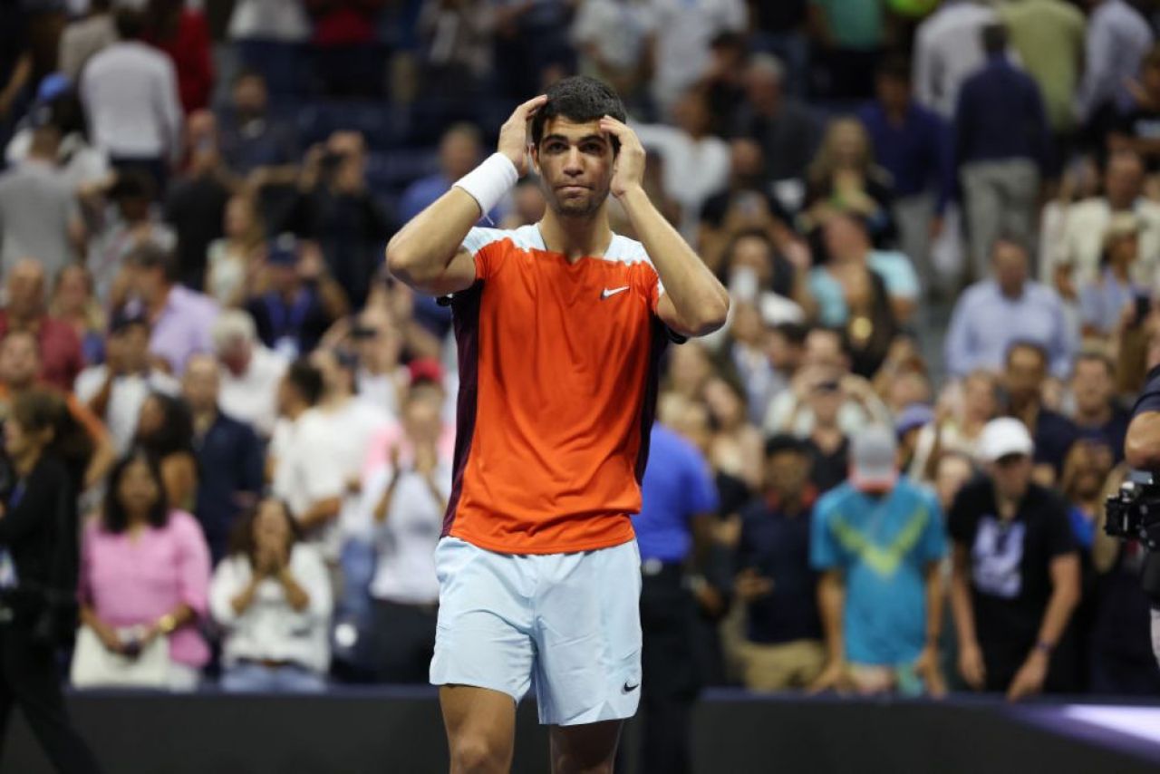 Bestial! Alcaraz n-a avut milă de Tsitsipas și l-a bătut în timp record. „A fost aproape rușinos”_30