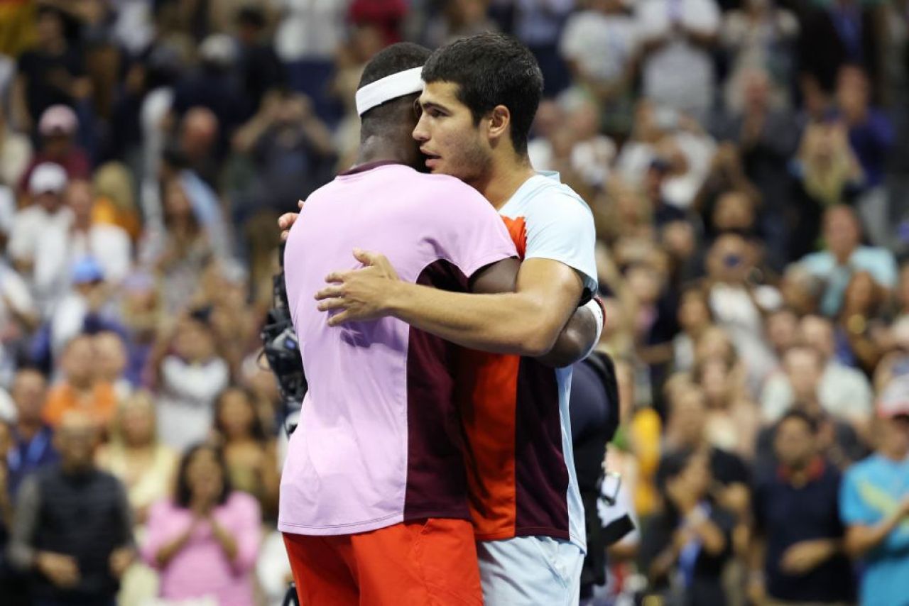 Bestial! Alcaraz n-a avut milă de Tsitsipas și l-a bătut în timp record. „A fost aproape rușinos”_36