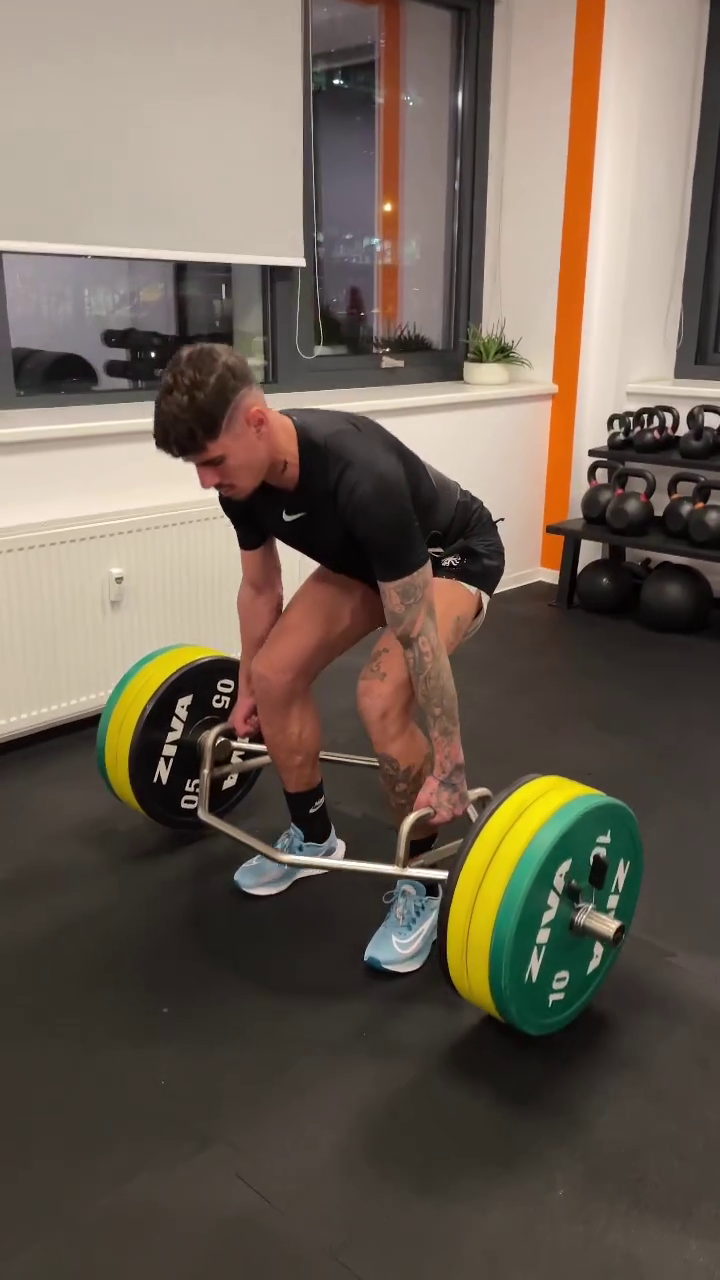FCSB n-are nevoie de Arnold, îl are pe Schwarzenegger! Jucătorul care l-a „șocat” pe Marius Șumudică: „M-am speriat!” _28