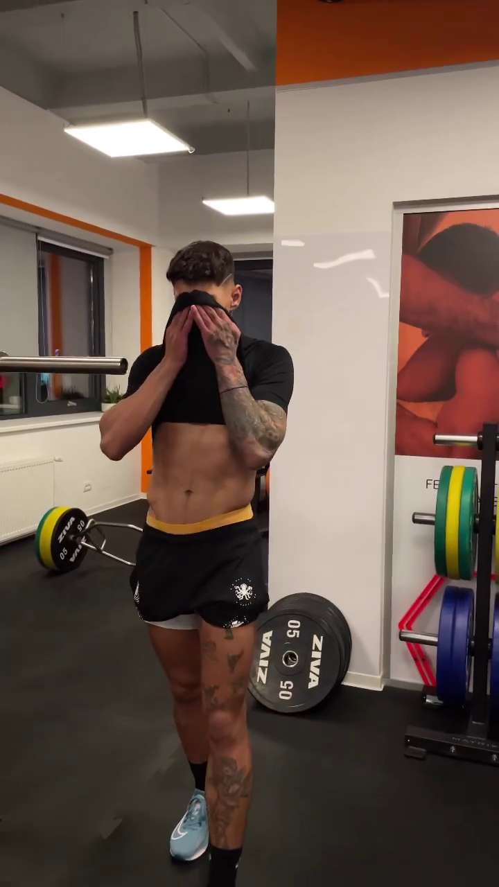 FCSB n-are nevoie de Arnold, îl are pe Schwarzenegger! Jucătorul care l-a „șocat” pe Marius Șumudică: „M-am speriat!” _29