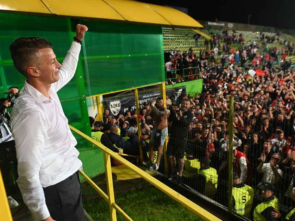 Va putea să stea Ovidiu Burcă pe banca lui Dinamo fără licența PRO? Șeful Școlii de Antrenori, Lucian Burchel, a oferit răspunsul!&nbsp;