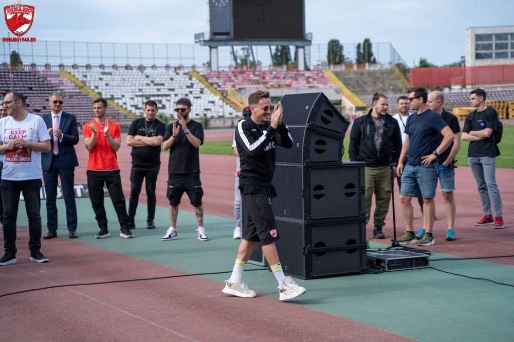 Poză de colecție pentru fanii ”câinilor roșii”! Lotul cu care Dinamo ”și-a recăpătat locul de drept” în Liga 1_3