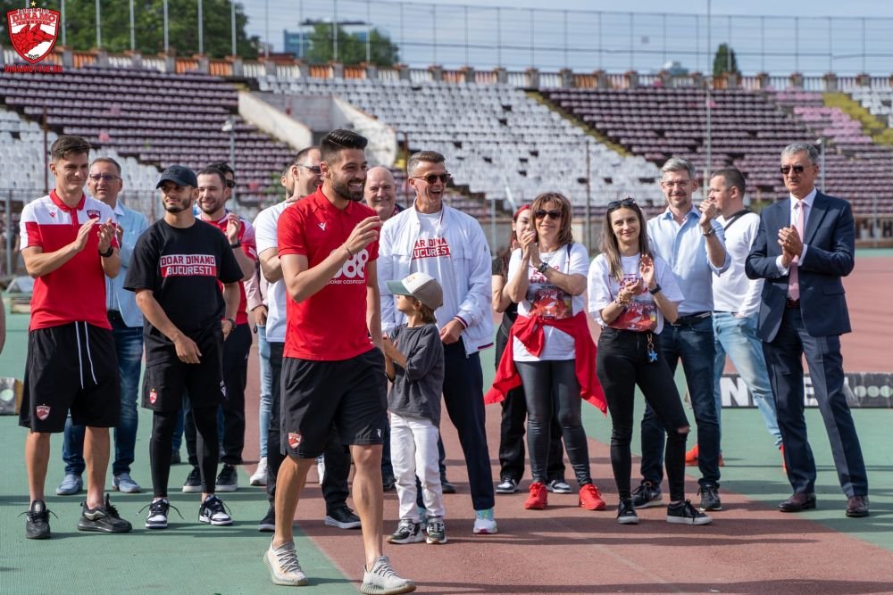 Poză de colecție pentru fanii ”câinilor roșii”! Lotul cu care Dinamo ”și-a recăpătat locul de drept” în Liga 1_10