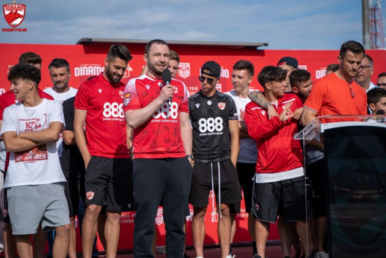 Poză de colecție pentru fanii ”câinilor roșii”! Lotul cu care Dinamo ”și-a recăpătat locul de drept” în Liga 1_17