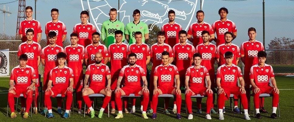 Poză de colecție pentru fanii ”câinilor roșii”! Lotul cu care Dinamo ”și-a recăpătat locul de drept” în Liga 1_22