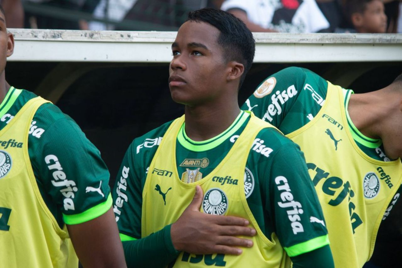 Endrick, brazilianul-minune de 16 ani transferat de Real Madrid, își face încălzirea: a marcat un gol contra Barcelonei!_8