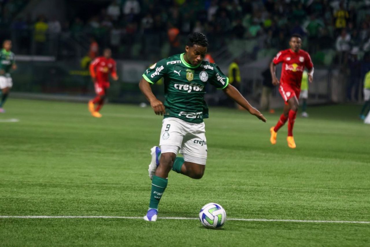 Endrick, brazilianul-minune de 16 ani transferat de Real Madrid, își face încălzirea: a marcat un gol contra Barcelonei!_9