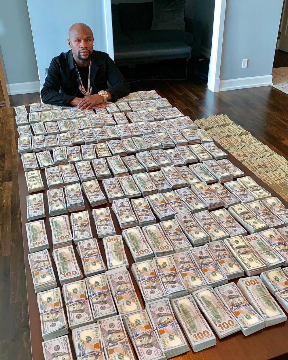 Floyd Mayweather are avion privat în valoare de 50 milioane dolari. Imagini spectaculoase cu aeronava inscripționată cu numele său_3