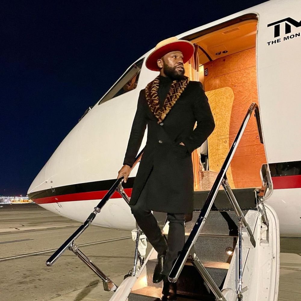 Floyd Mayweather are avion privat în valoare de 50 milioane dolari. Imagini spectaculoase cu aeronava inscripționată cu numele său_8