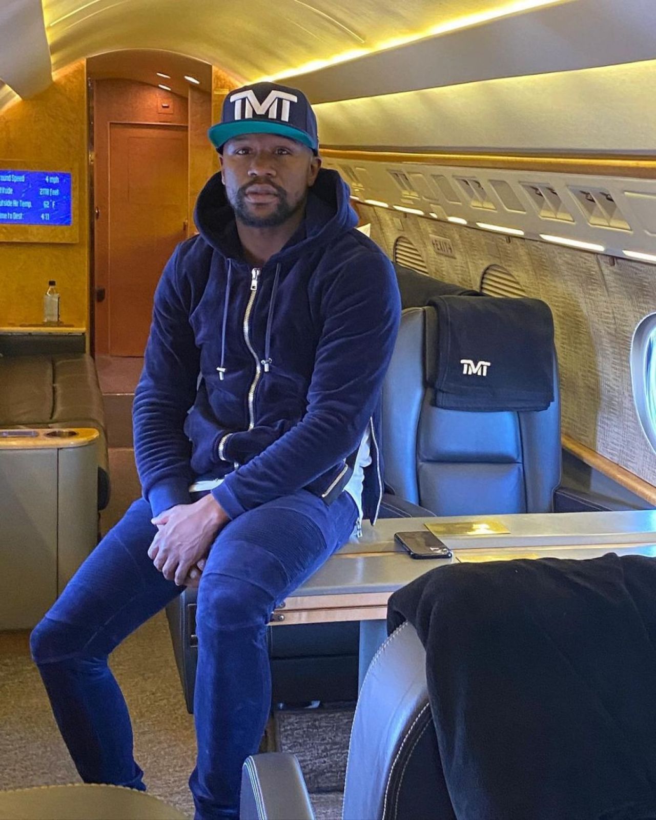 Floyd Mayweather are avion privat în valoare de 50 milioane dolari. Imagini spectaculoase cu aeronava inscripționată cu numele său_21