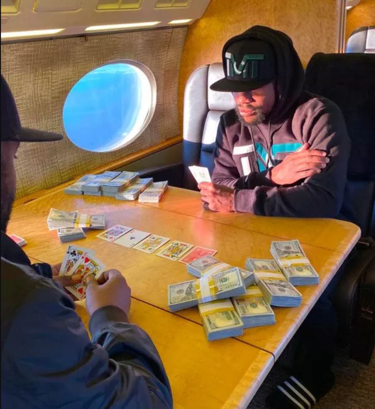 Floyd Mayweather are avion privat în valoare de 50 milioane dolari. Imagini spectaculoase cu aeronava inscripționată cu numele său_22