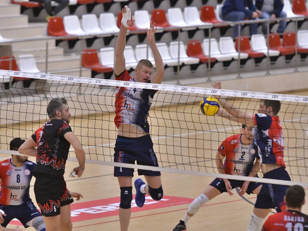 Uriașul de 2,14 metri continuă în prima ligă! ”Galaţiul este a doua mea casă”_2