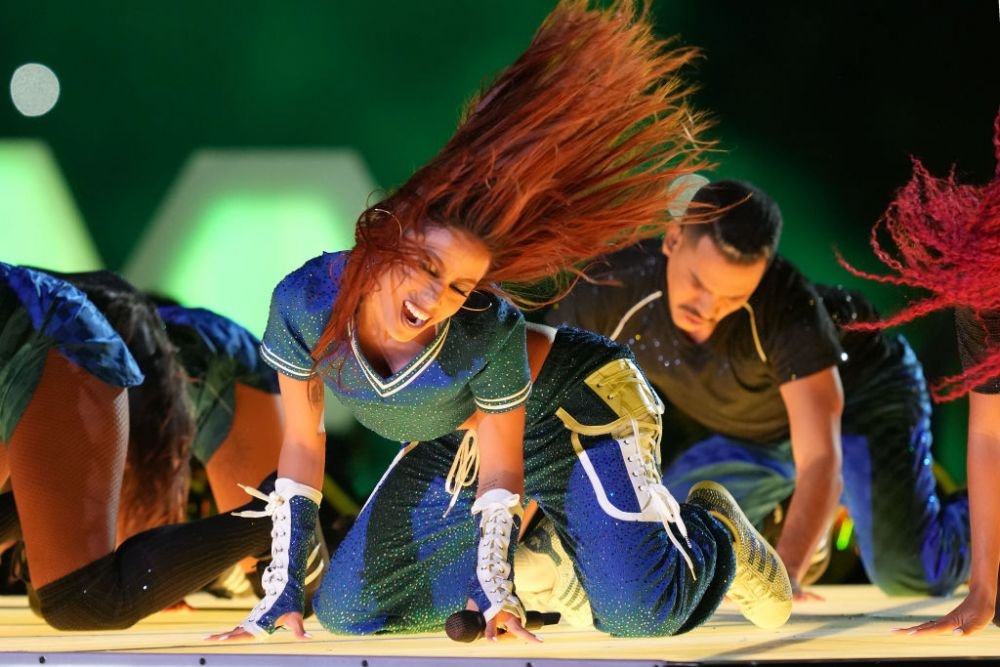 Brazilianca Anitta, spectacol în finala UEFA Champions League! A făcut twerk în fața a zeci de mii de fani + mesaj pentru Vinicius_15