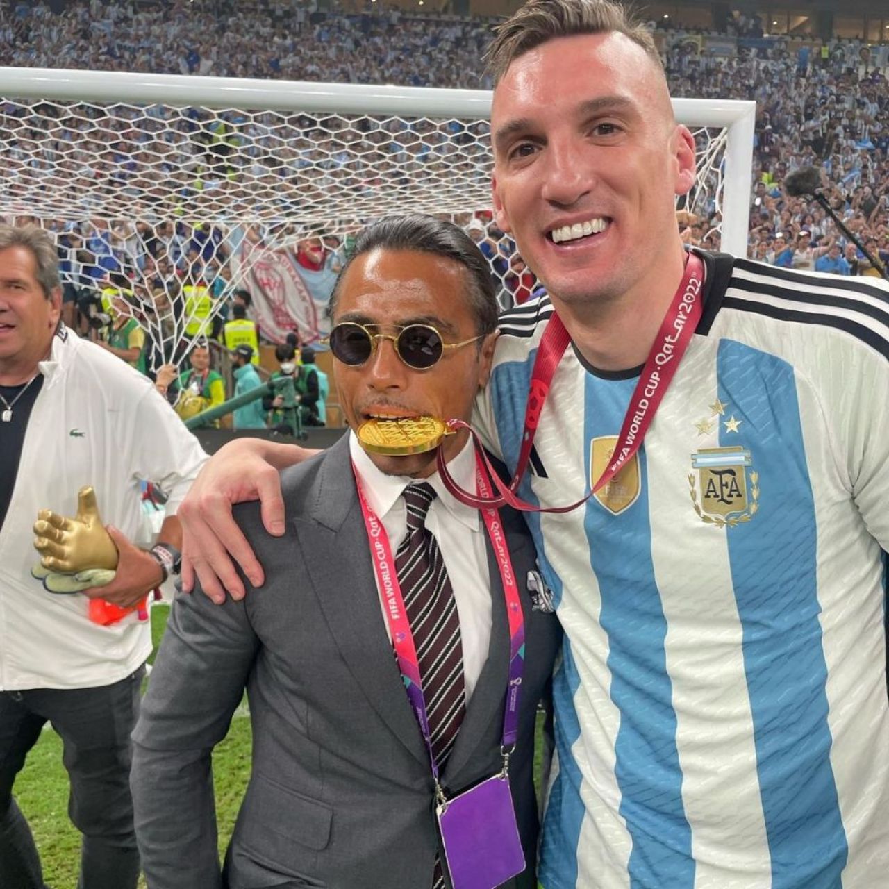Salt Bae, din nou în centrul unei situații controversate după apariția la finala Champions League: