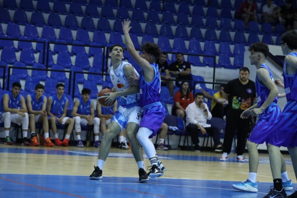 Luați aminte de la un club universitar: sportivii vor fi monitorizați 24 de ore din 24. Plus antrenor de baschet de la Maccabi!